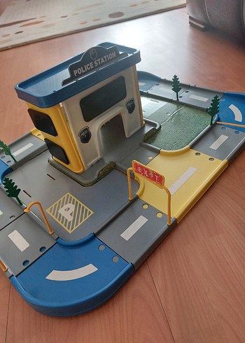 Mavi ve Gri Oyuncak Polis Merkezi Seti