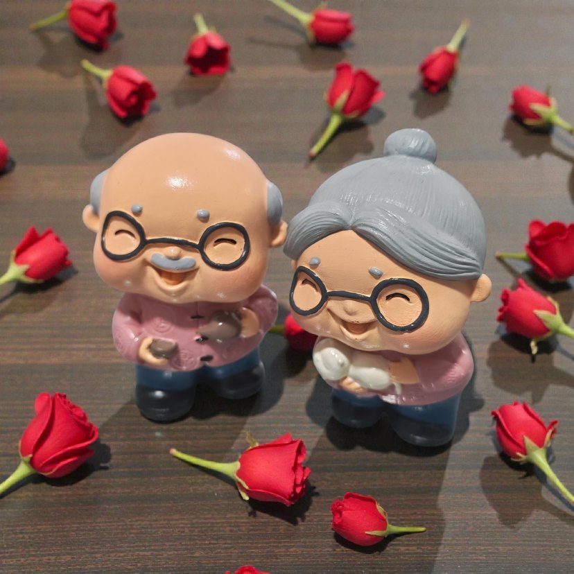 Renkli Sevimli Yaşlı Figürleri - Görsel 2