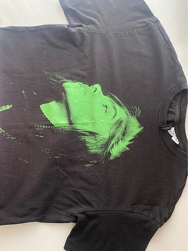 HM Billie Eilish T-shirt
