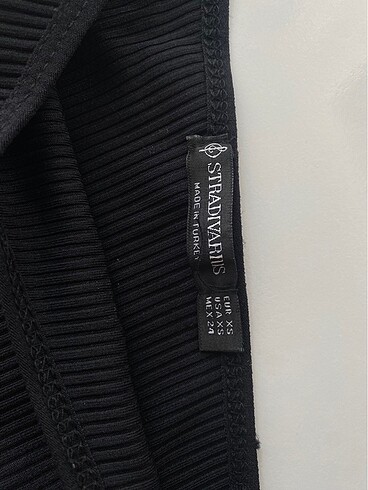 xs Beden Stradivarius marka tek omuzlu crop