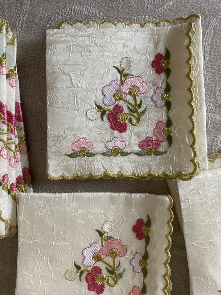 Nakışlı Beyaz Pastel Renkli 12 parça örtü - Görsel 2