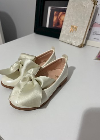 Kız Çocuk Beyaz Fiyonklu Babet Ayakkabı - Görsel 3