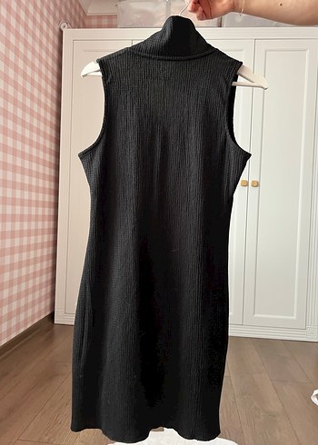 Siyah Kolsuz V Yakalı Pilili Midi Elbise - Görsel 2