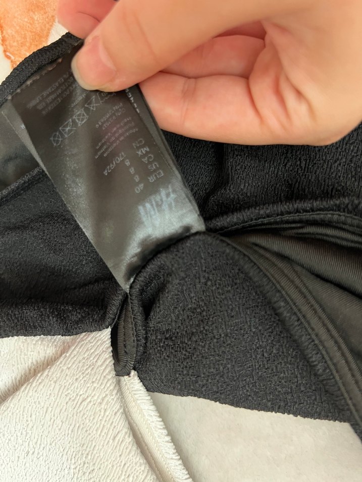 Tek Omuzlu Siyah Beyaz Minimalist Mayo - Görsel 3