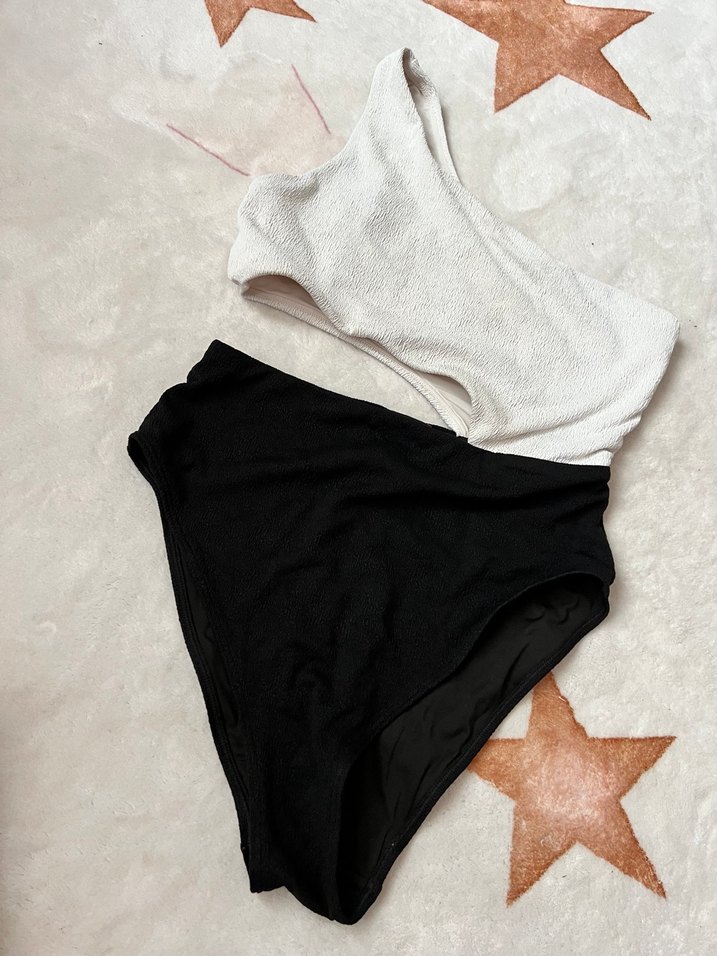 Tek Omuzlu Siyah Beyaz Minimalist Mayo - Görsel 2