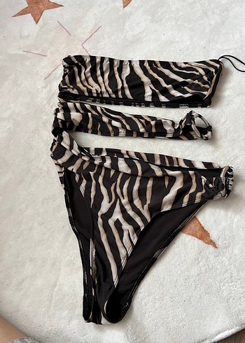 Zara Kahverengi Zebra Desenli Kadın Mayo - Görsel 3