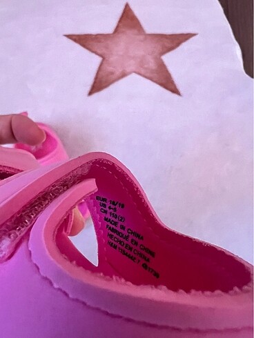 18 Beden H&M kız çocuk sandalet
