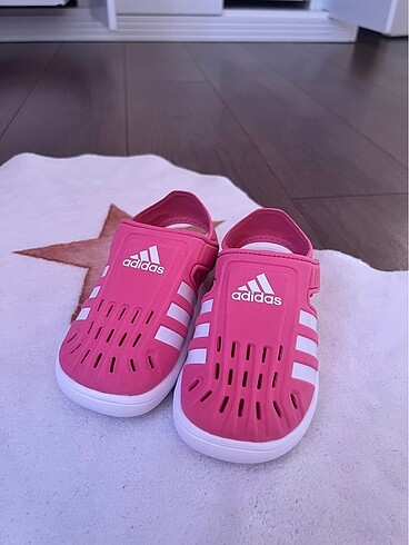 Adidas kız çocuk sandalet
