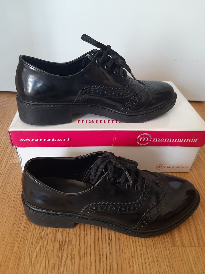Siyah Bağcıklı Kadın Klasik Ayakkabı - Görsel 3