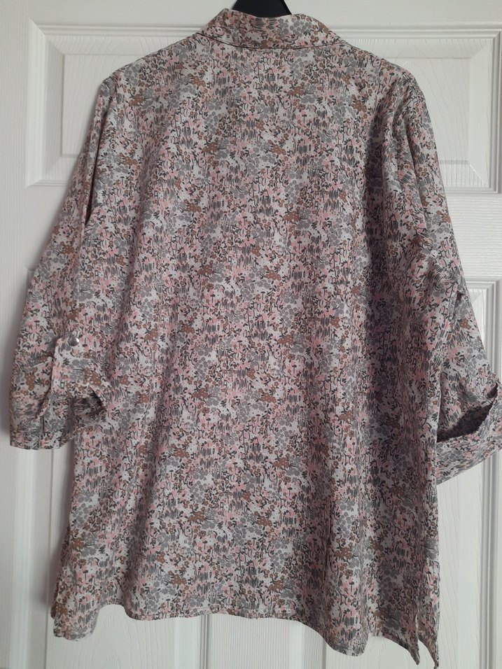 Bej, düğmeli, uzun kollu kadın gömleği - Görsel 5