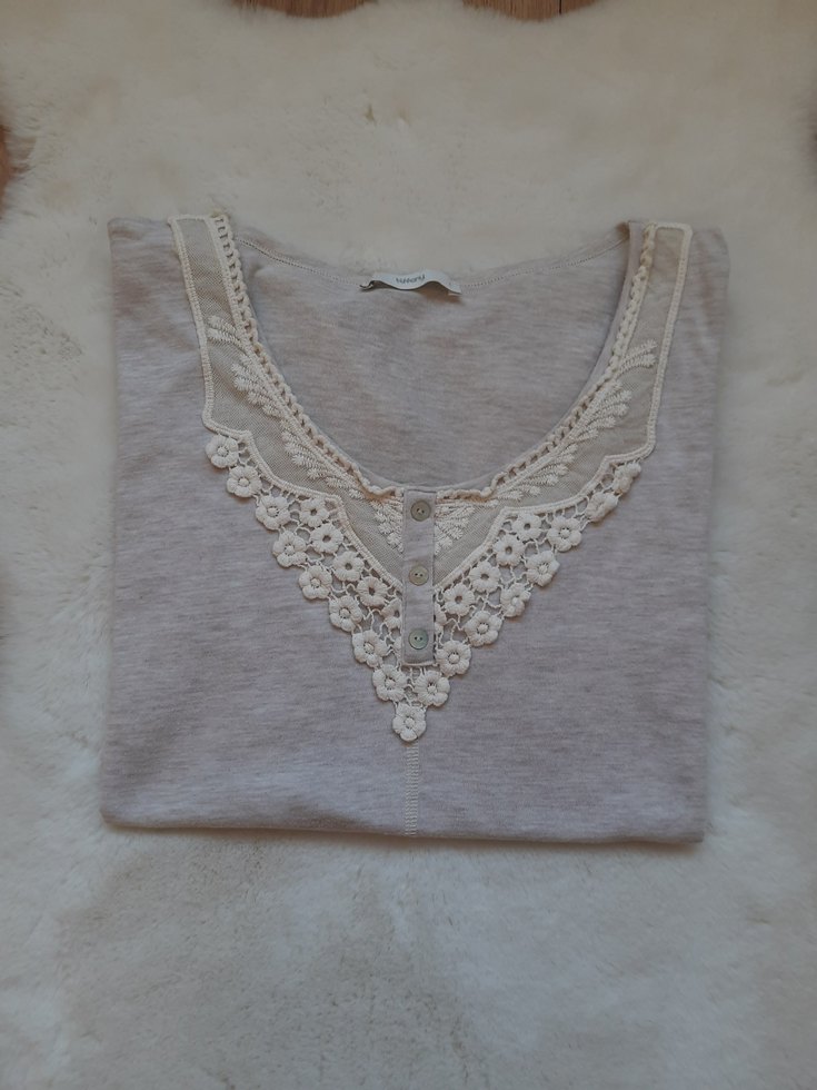 Dantel Detaylı Bohem Bej Kadın Tişört - Görsel 4