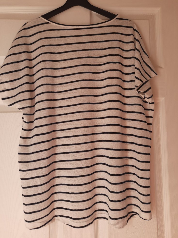 Gri Çizgili Kısa Kollu Bluz - Görsel 3