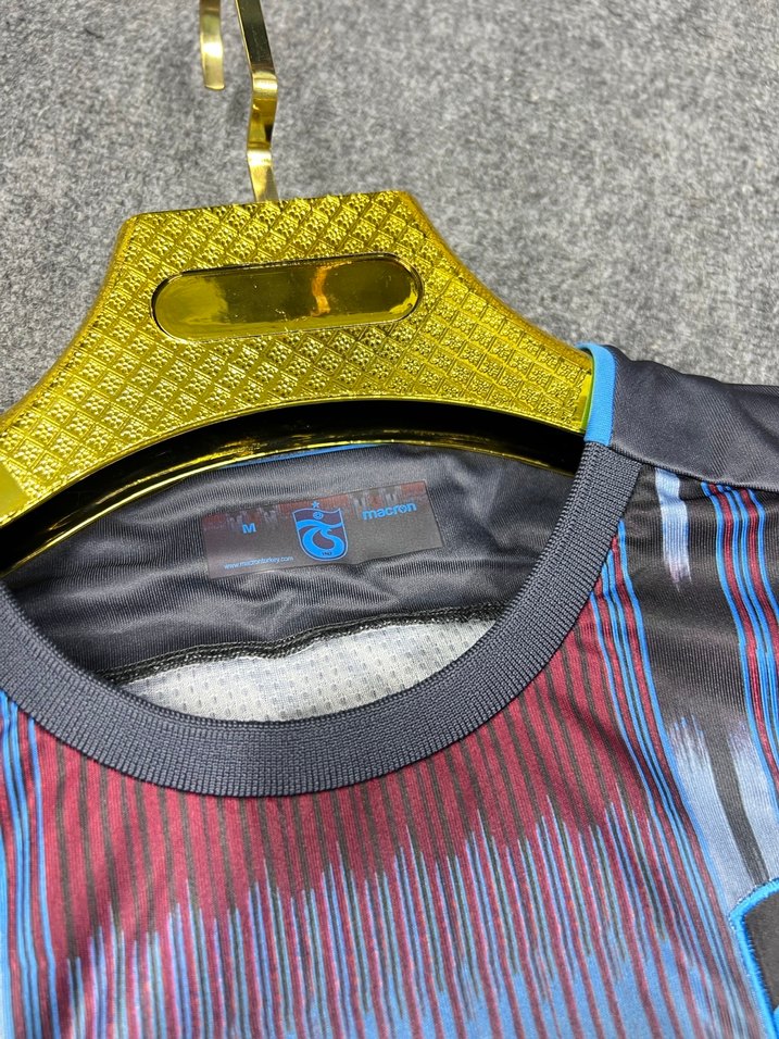 Erkek Kısa Kollu V Yaka Gri Atletik Forma - Görsel 3