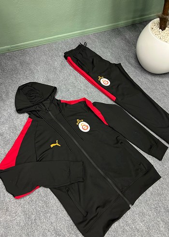 Siyah Kırmızı Eşofman Takımı - Görsel 3