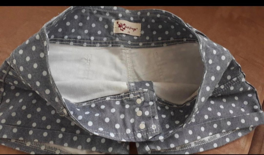 Düğmeli Gri Puantiyeli Mini Kot Şort hiç giyilmedi mini ince kot - Görsel 3