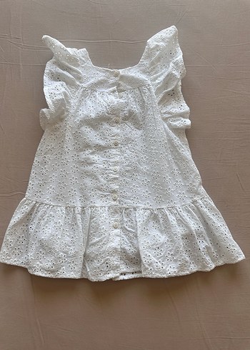 LC Waikiki Kız Çocuk Beyaz Nakışlı Fırfırlı Elbise