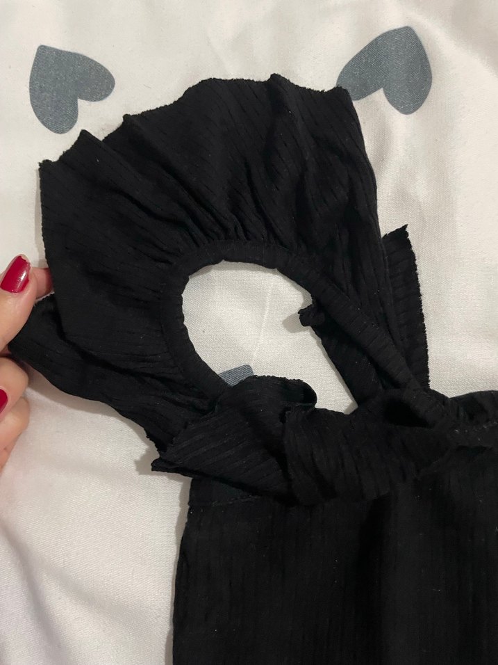 Kadın Siyah Keten Fırfırlı Askılı Bluz - Görsel 2