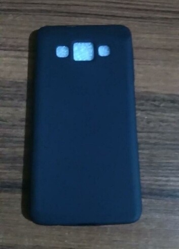 Samsung Galaxy A3 telefon kılıfı siyah renkte silikon ve sıfır ü