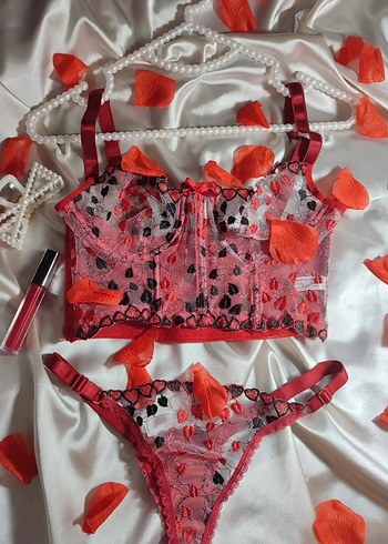 Victoria s Secret Kırmızı Nakışlı Mini Bohem Sütyen Takımı