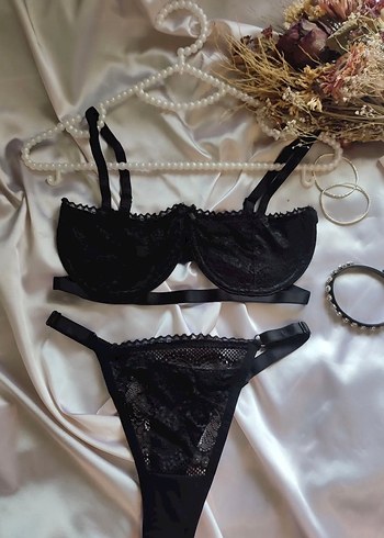 Siyah Dantel Detaylı Seksi Sütyen Takımı