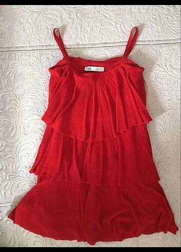 Zara kat kat kırmızı elbise