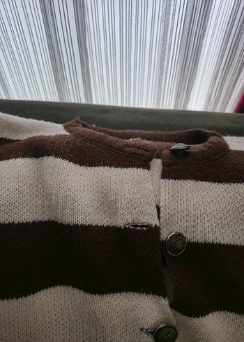 Düğmeli Kahverengi Çizgili Hırka - Görsel 2