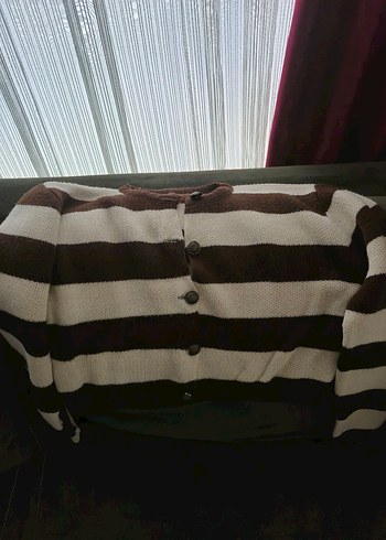 Düğmeli Kahverengi Çizgili Hırka - Görsel 3