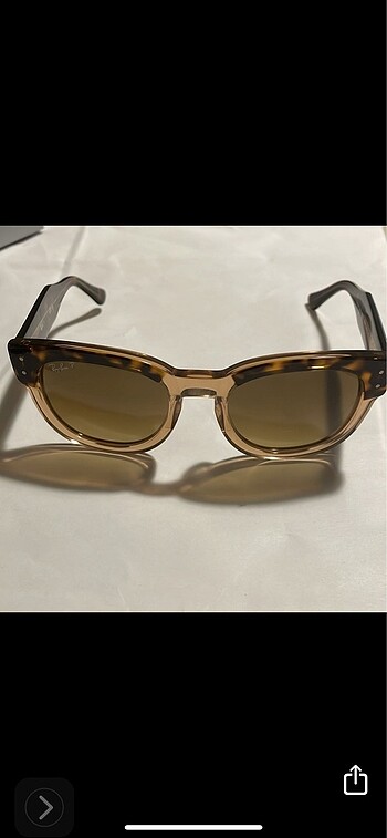 Ray-Ban mega harekete