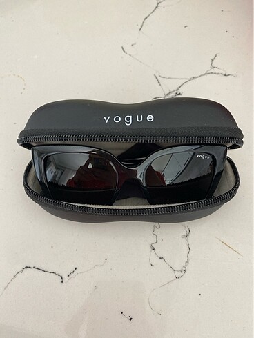 Vogue güneş gözlüğü
