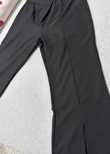 Siyah Kadın Yırtmaçlı Dar Kesim Pantolon - Görsel 3