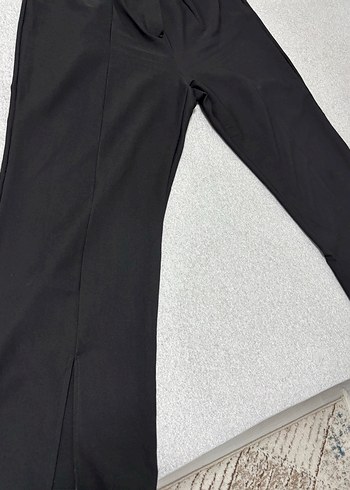 Siyah Kadın Yırtmaçlı Dar Kesim Pantolon - Görsel 2