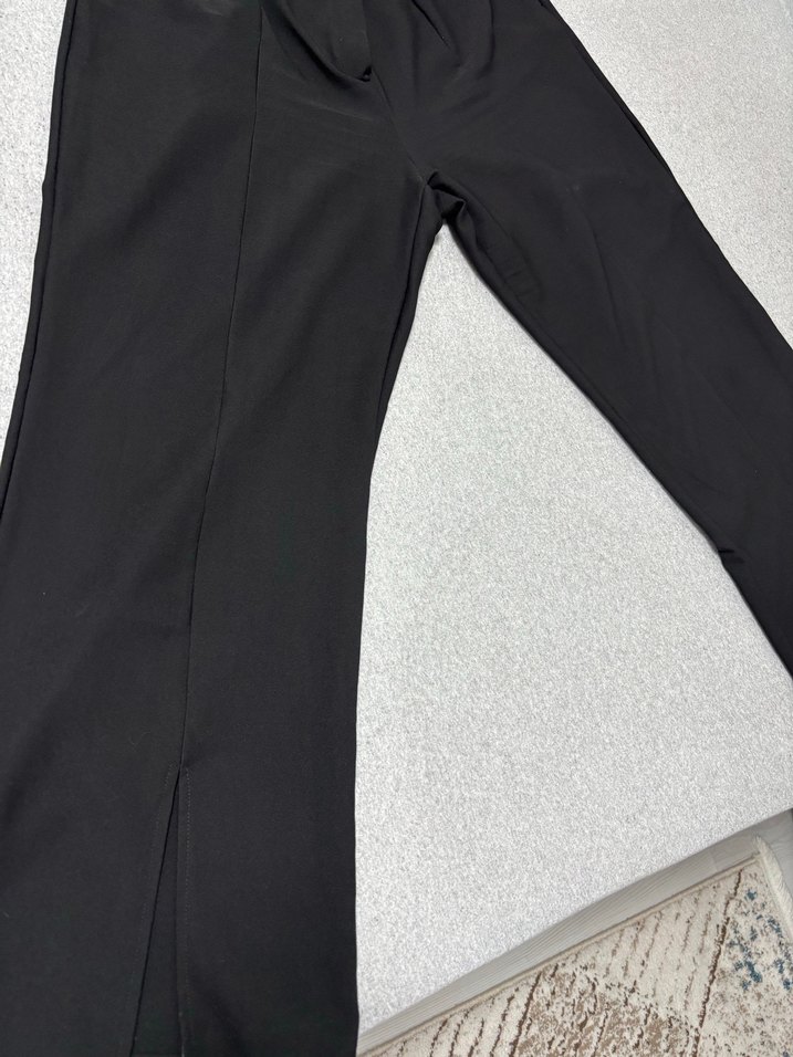 Siyah Kadın Yırtmaçlı Dar Kesim Pantolon - Görsel 2