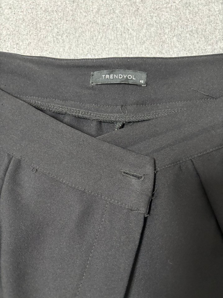 Siyah Kadın Yırtmaçlı Dar Kesim Pantolon - Görsel 5