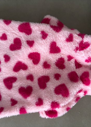 Pembe Kalp Desenli Kürklü Köpek Kıyafeti - Görsel 3