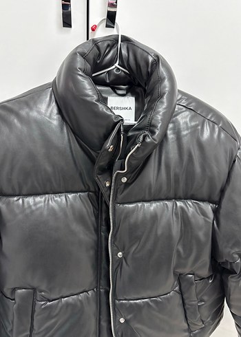 Kadın Siyah Deri Kemerli Kısa Kışlık Mont - Görsel 2