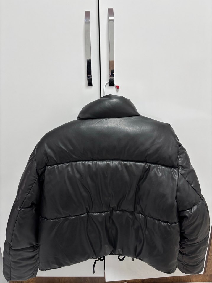 Kadın Siyah Deri Kemerli Kısa Kışlık Mont - Görsel 5