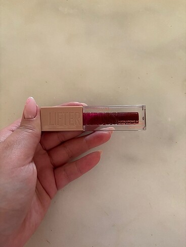 Beden pembe Renk Maybelline 25 taffy gloss