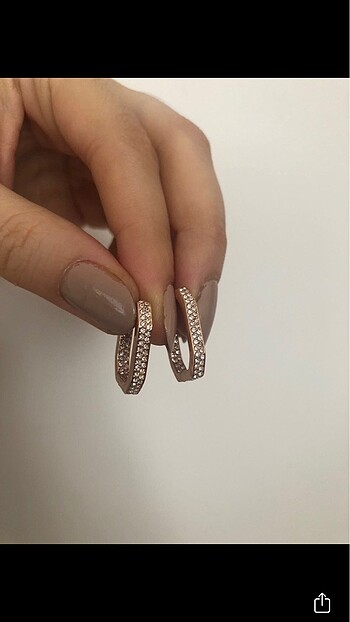 Beden altın Renk Swarovski Dextera model small size küpe