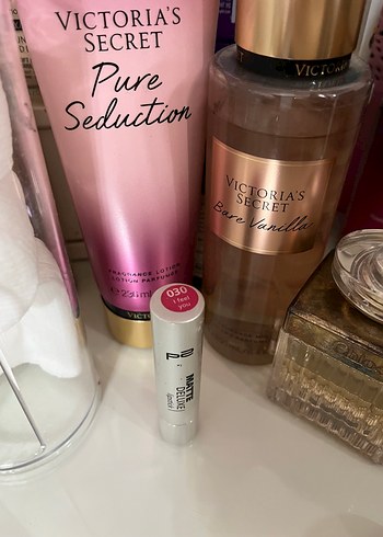 Huda Beauty P2 ruj yurtdışından