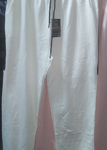 Kadın Beyaz Pamuklu Salaş Sweatpant