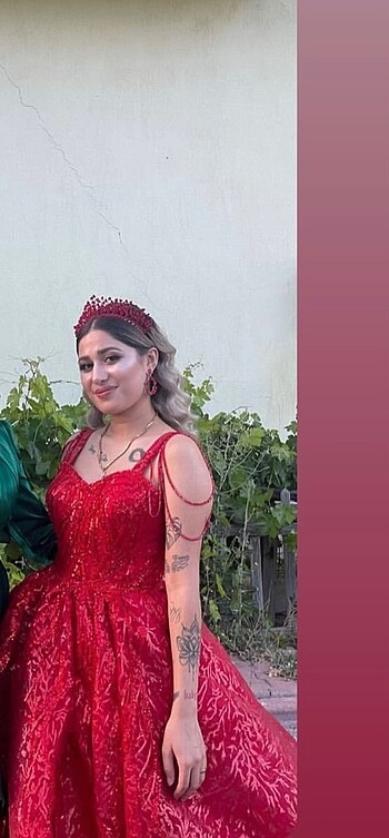 Nişan elbisesi