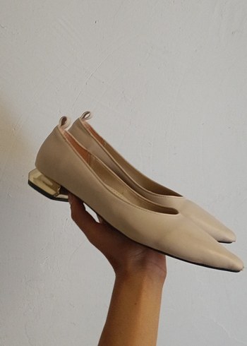 Diğer Bej Minimalist Kadın Topuklu Düz Ayakkabı
