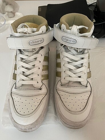 Adidas forum mid