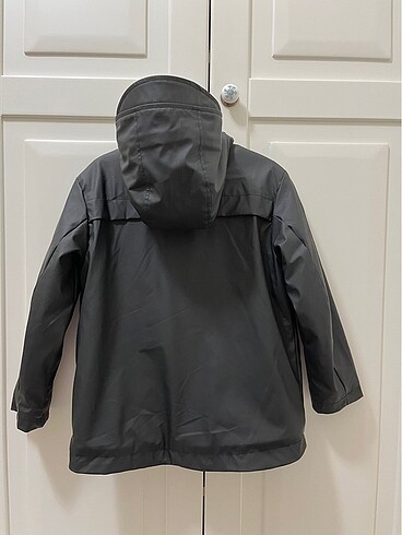 6 Yaş Beden Zara suni kürklü kauçuk kaplama parka