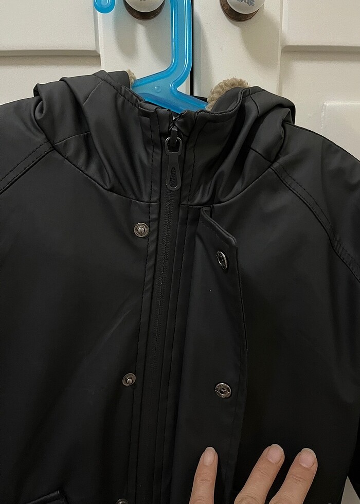 Zara suni kürklü kauçuk kaplama parka - Görsel 4