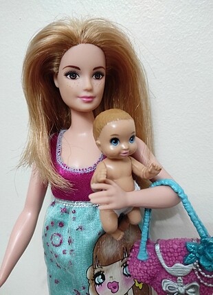İki Barbie Bebek ilanıdır