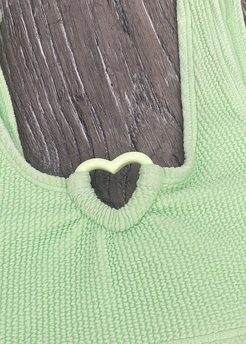 Yeşil Bikini Takımı Kalp Detaylı - Görsel 4