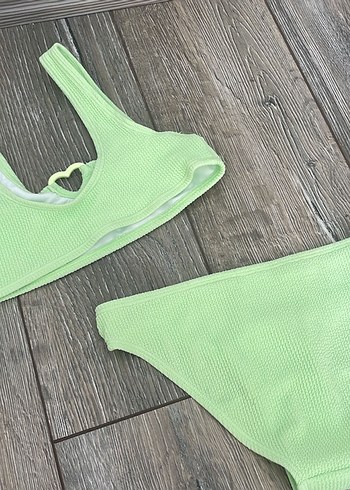 Yeşil Bikini Takımı Kalp Detaylı - Görsel 6
