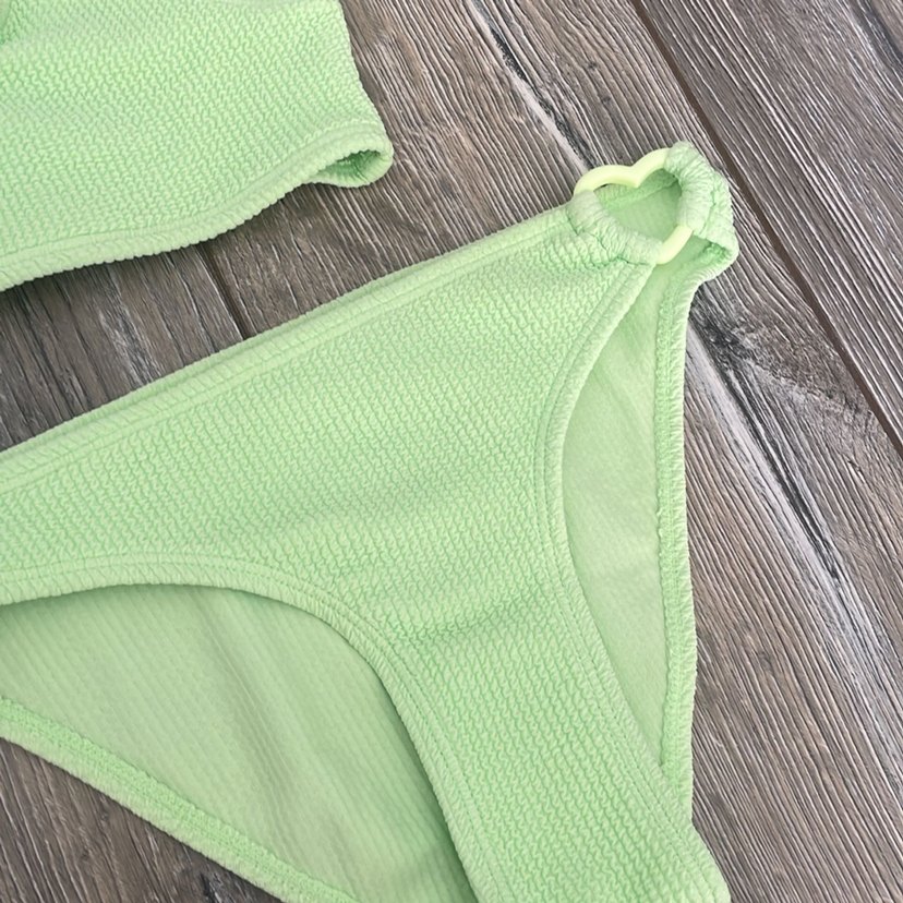 Yeşil Bikini Takımı Kalp Detaylı - Görsel 2