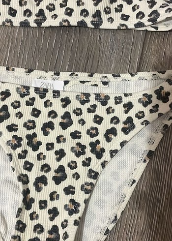 Leopar Desenli Askılı Bikini Takımı - Görsel 3